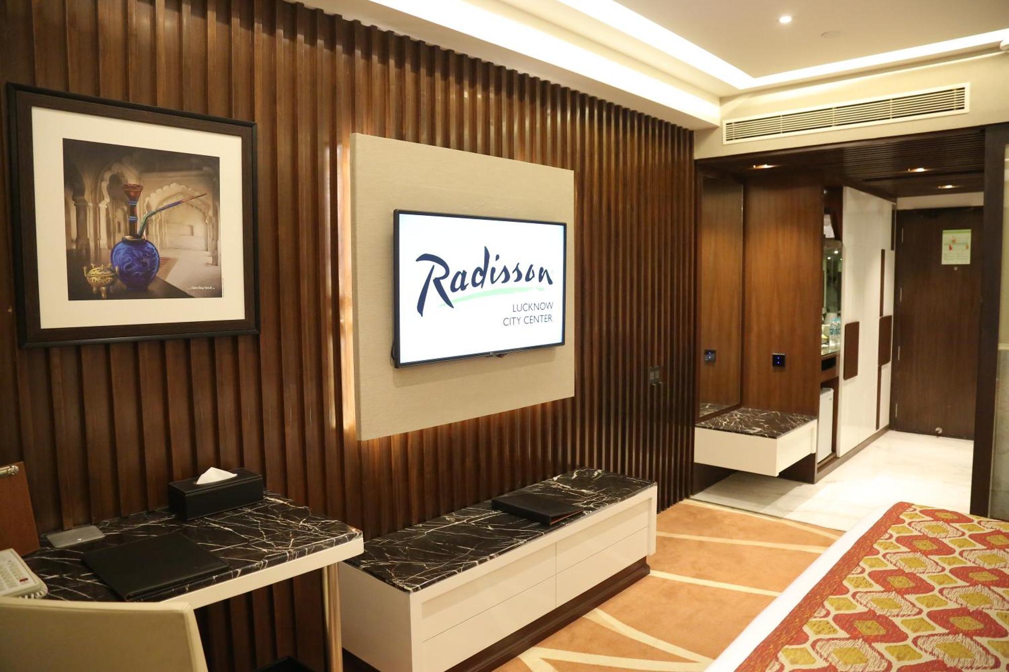 Radisson Lucknow City Center Exterior foto
