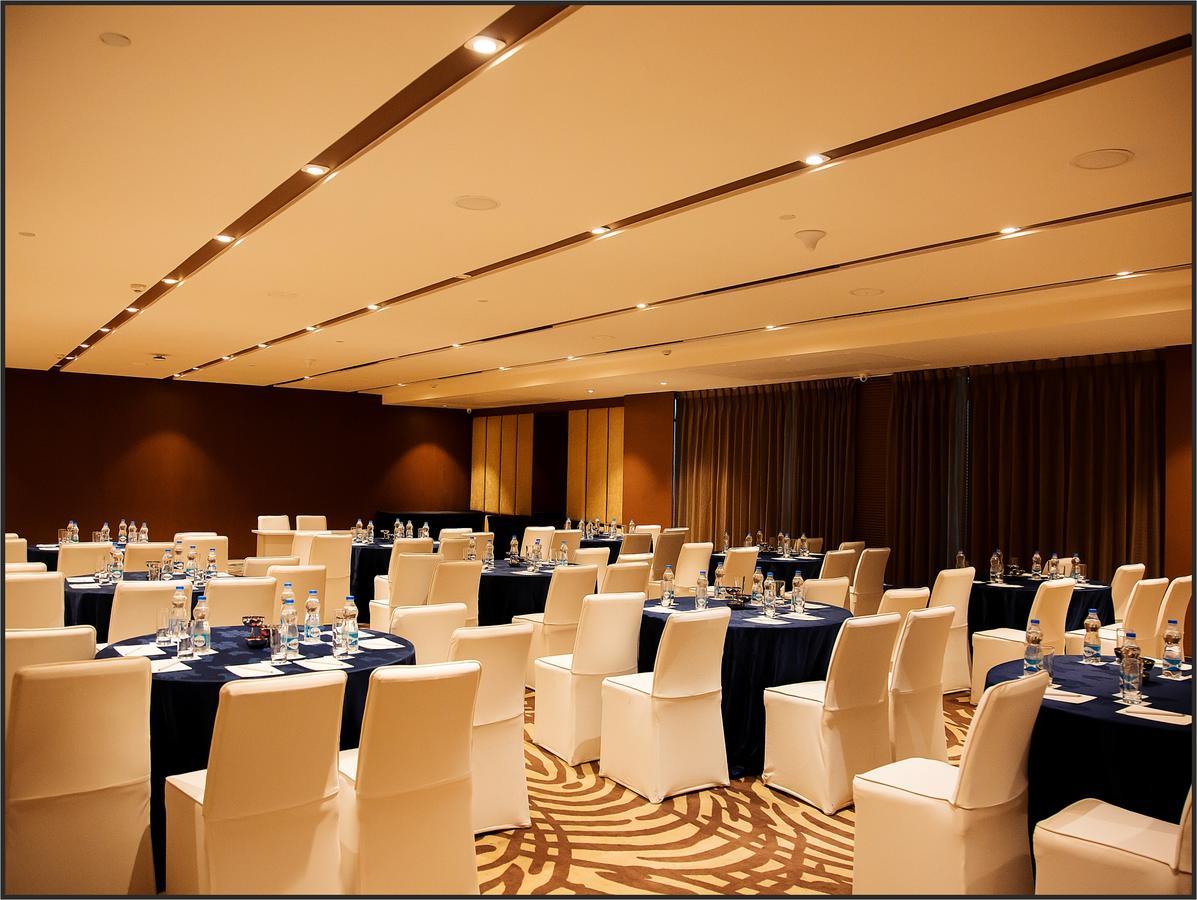 Radisson Lucknow City Center Exterior foto